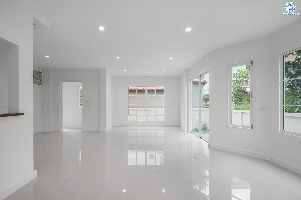 บ้านมือสองตกแต่งใหม่ โครงการ ชัยพฤกษ์ ติวานนท์-ราชพฤกษ์1 เนื้อที่ 56.20 ตร.ว. ฟังก์ชัน 3 ห้องนอน 2 ห้องน้ำ จอดรถได้ 1 คัน สภาพแวดล้อมดี บนทำเลศักยภาพ หน้าโครงการติดถนนใหญ่ เชื่อมต่อถนนราชพฤกษ์ ใกล้จุดขึ้นทางด่วน "ศรีสมาน" ใกล้ห้าง "เซ็นทรัลเวสเกต" และ "โรบินสันศรีสมาน"...